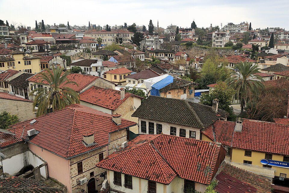 J22 339 Antalya, Altstadtdächer