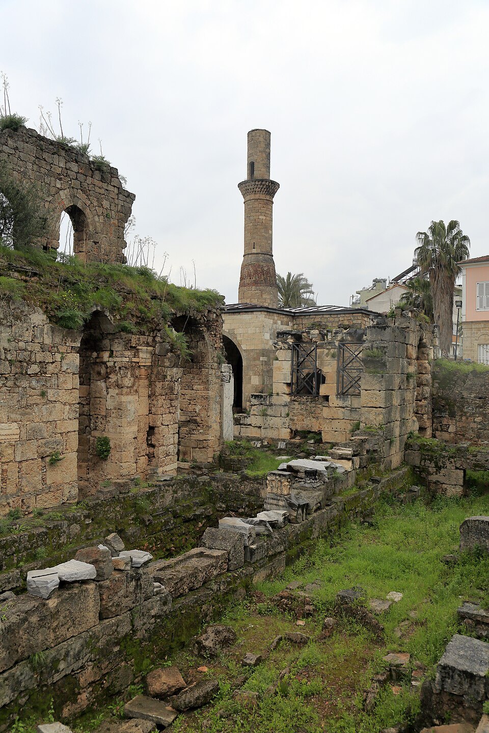 J22 370 Korkut Cami, Kesik Minare
