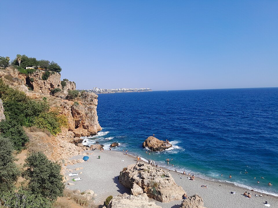 Plaža Konyaaltı ljeti